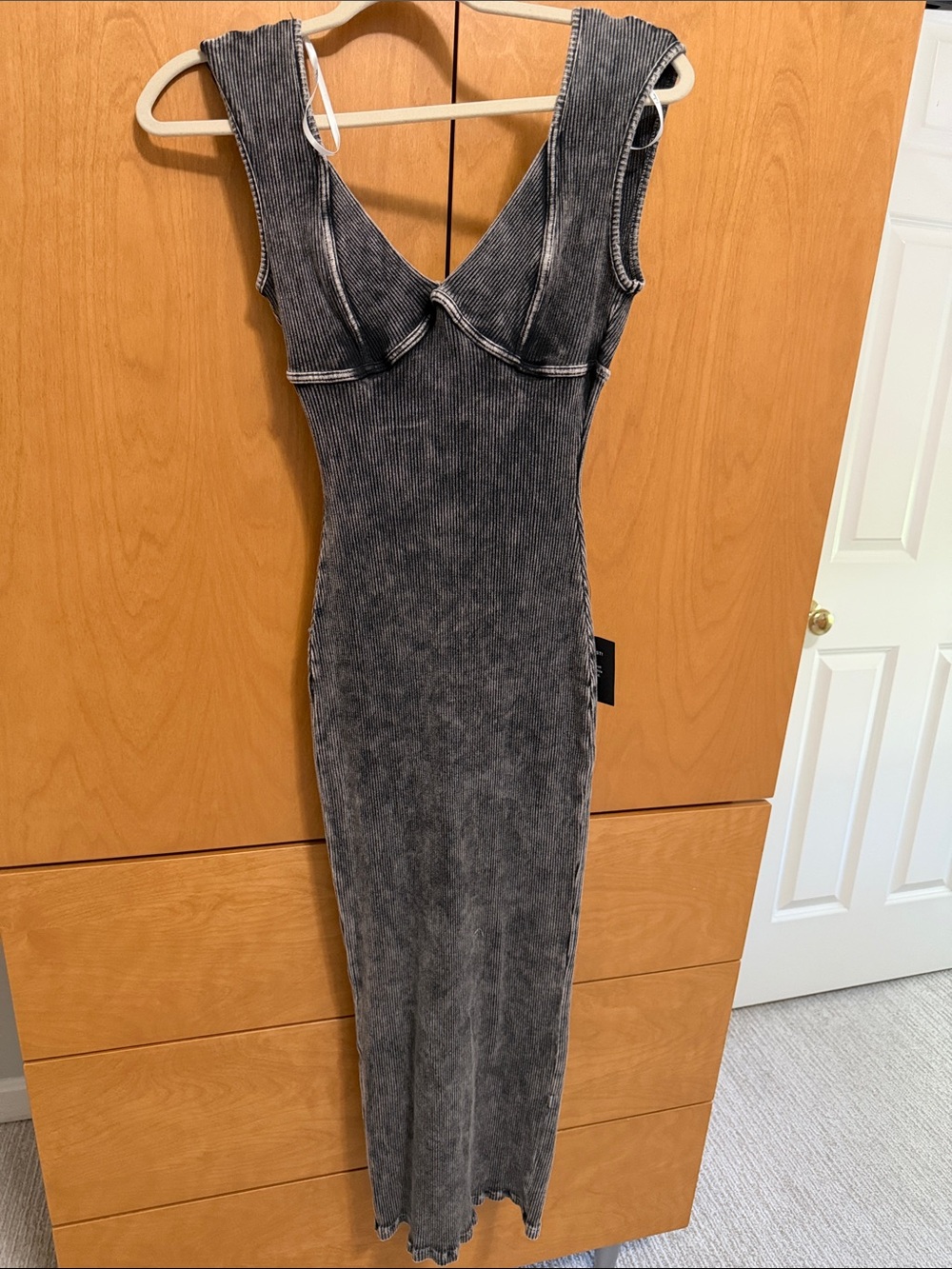 Lulu's Washed Black V-Neck Ribbed Maxi Dress